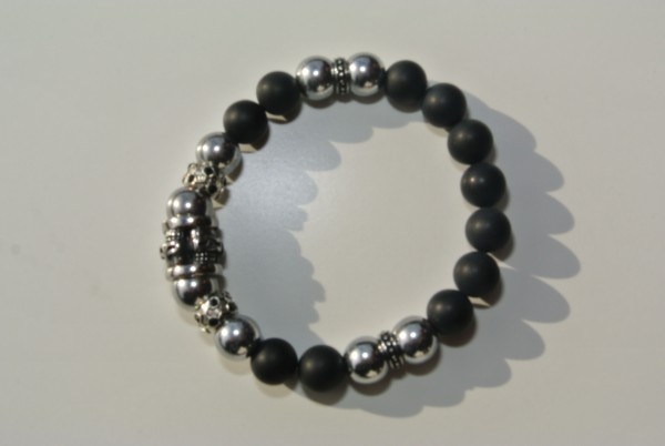 Perlenarmband mit Lochkugel